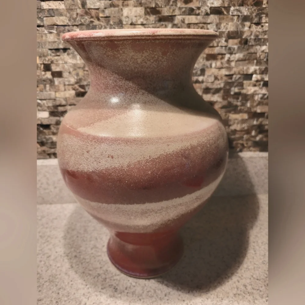 Barron Vase - Picture 1 of 1